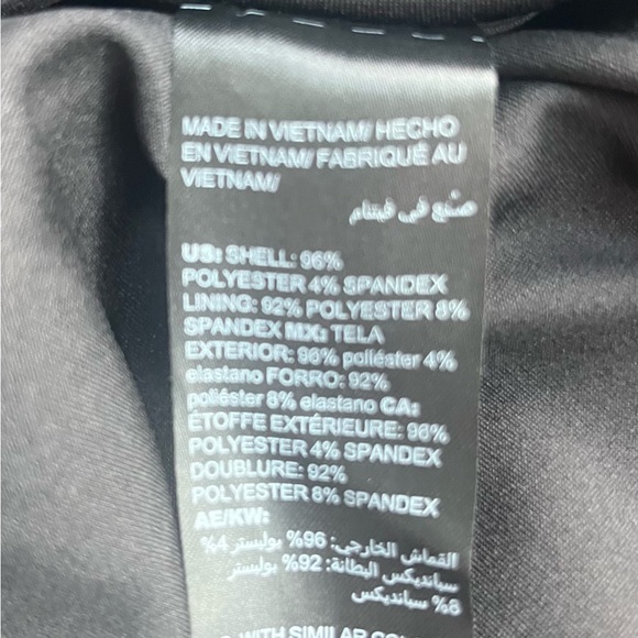 White House Black Market | Black Knot Halter Top |  sz M | Excellent Condition - Picture 4 of 6